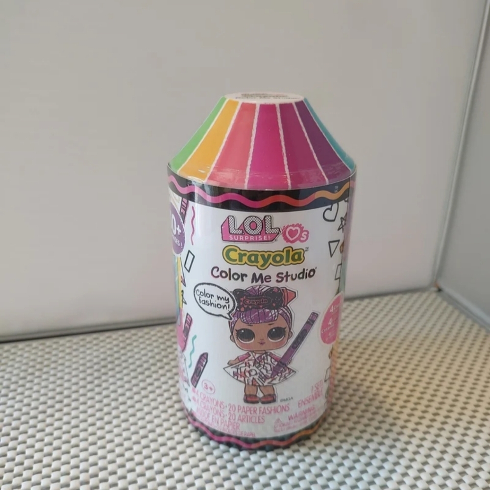 Green LOL Surprise Loves CRAYOLA Color Me Studio with Collectible Doll